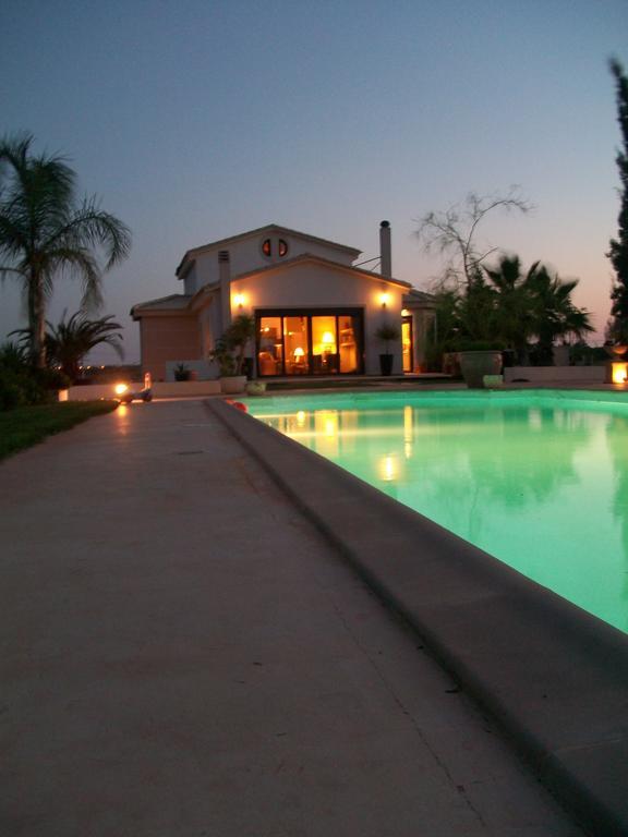 Villa Vravrona Tower & Suites Markopoulo Mesogaias Phòng bức ảnh