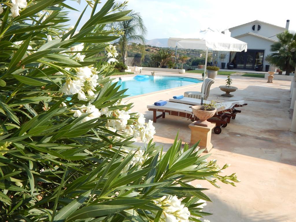 Villa Vravrona Tower & Suites Markopoulo Mesogaias Phòng bức ảnh